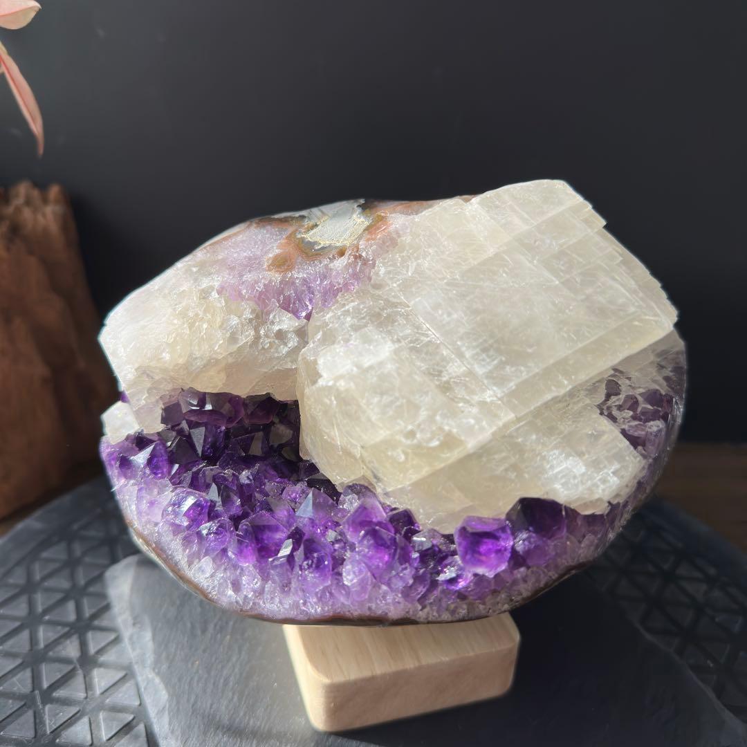 ブラジル産❣️天然石 カルサイト共生アメジストの原石　置物　鉱物G.283