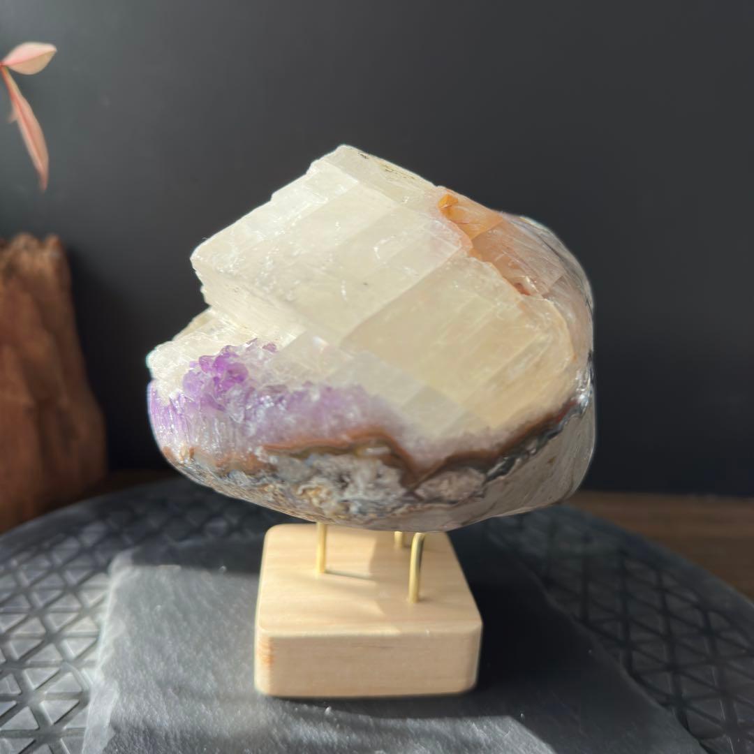 ブラジル産❣️天然石 カルサイト共生アメジストの原石　置物　鉱物G.283