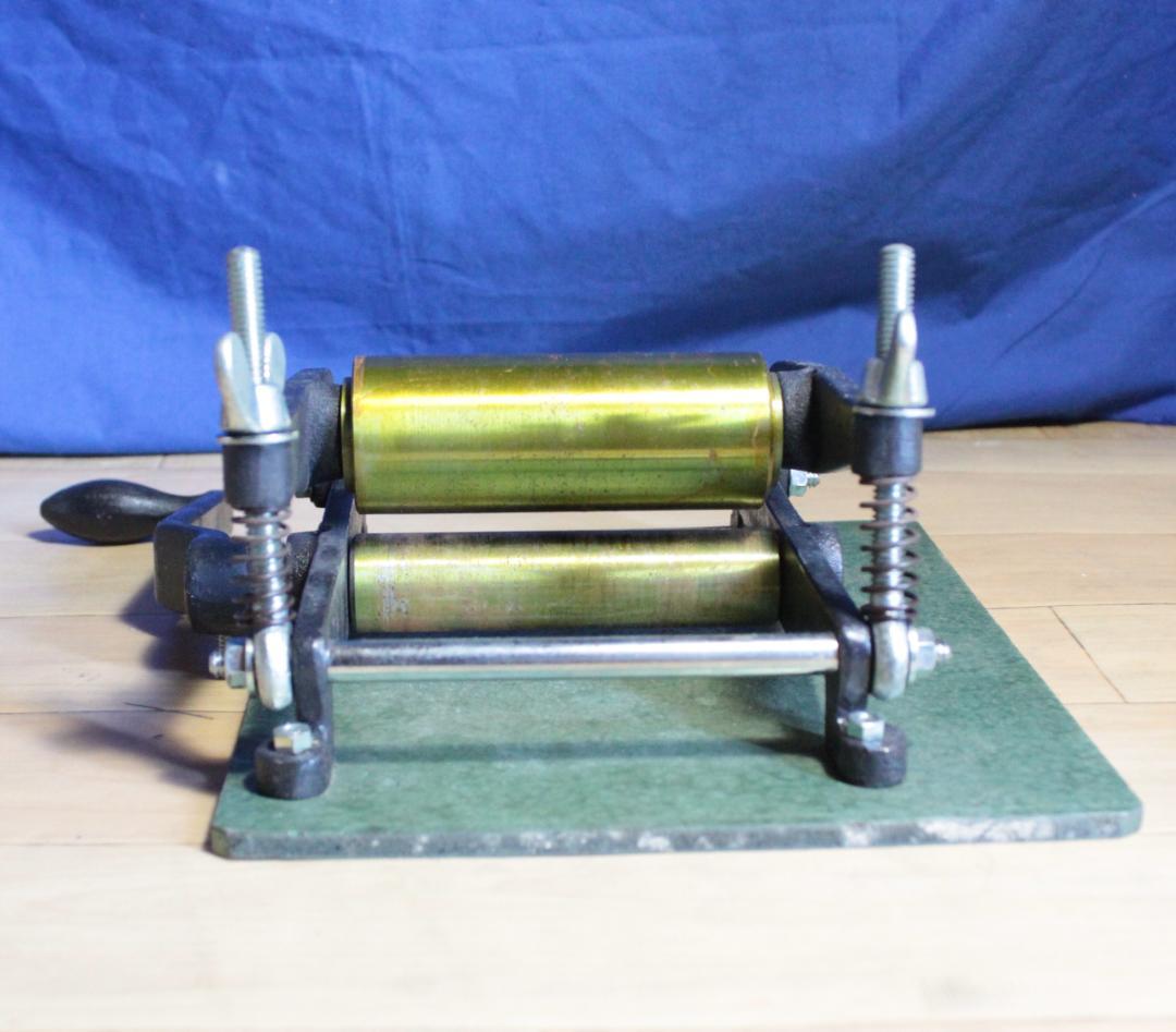 版画用手動プレス機と思われます 詳細不明です｜版画用手動