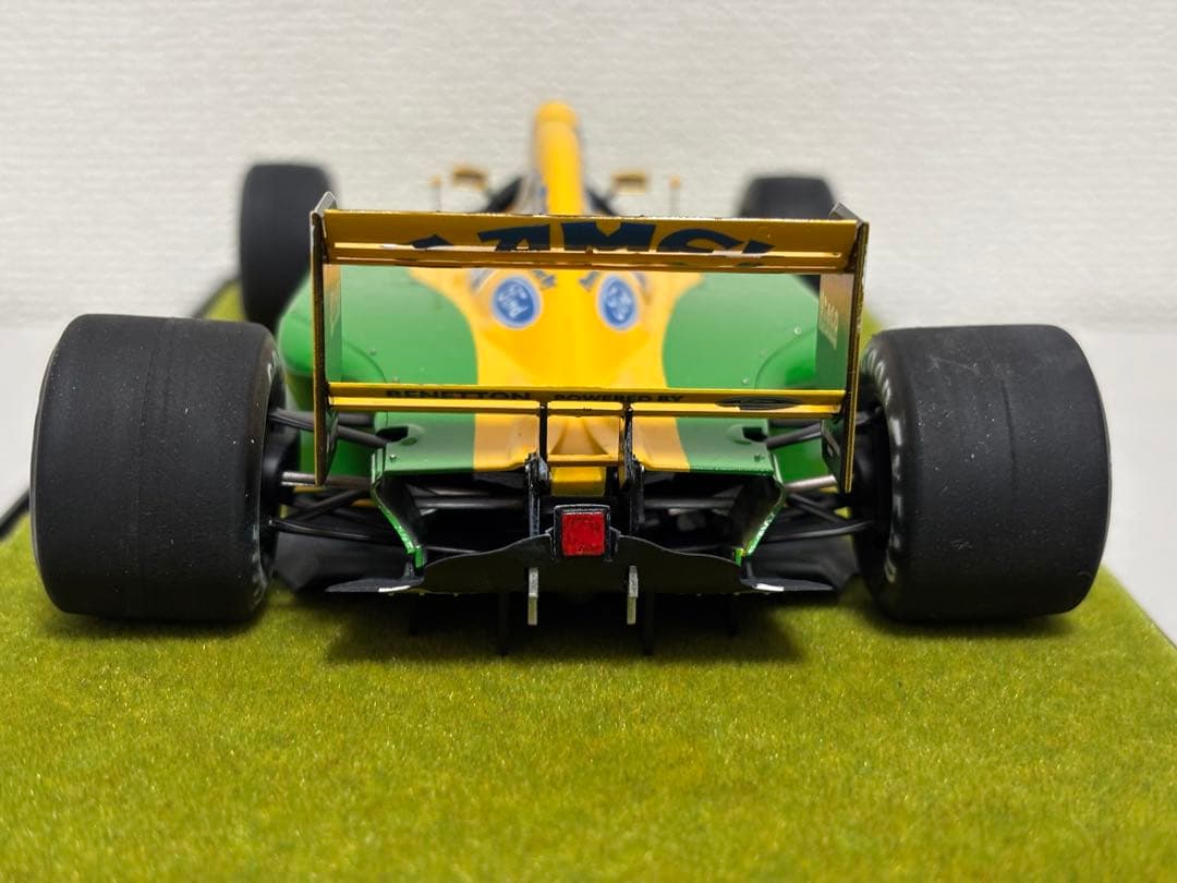 タミヤ 1/20ベネトンB192 Mシューマッハ完成品