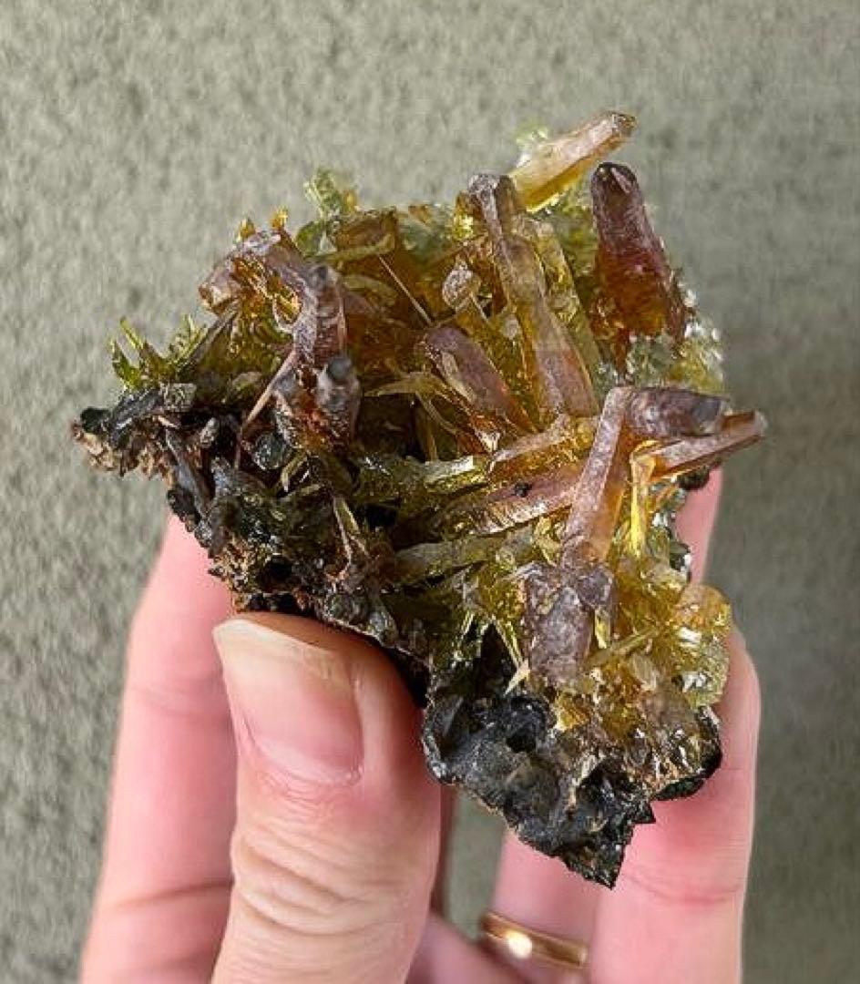 希少色 希少鉱物 ジンカイト 博物館クラス 黄緑色結晶