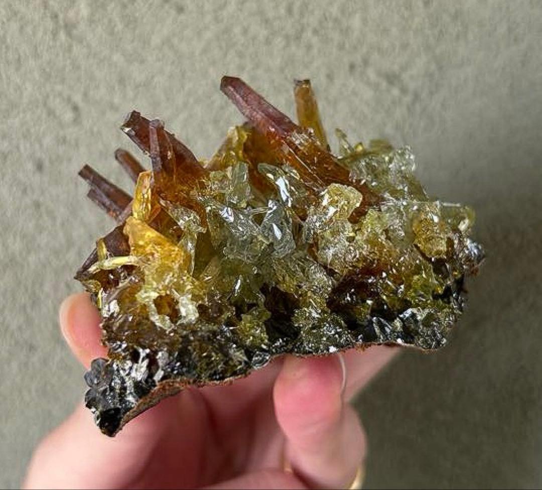 希少色 希少鉱物 ジンカイト 博物館クラス 黄緑色結晶