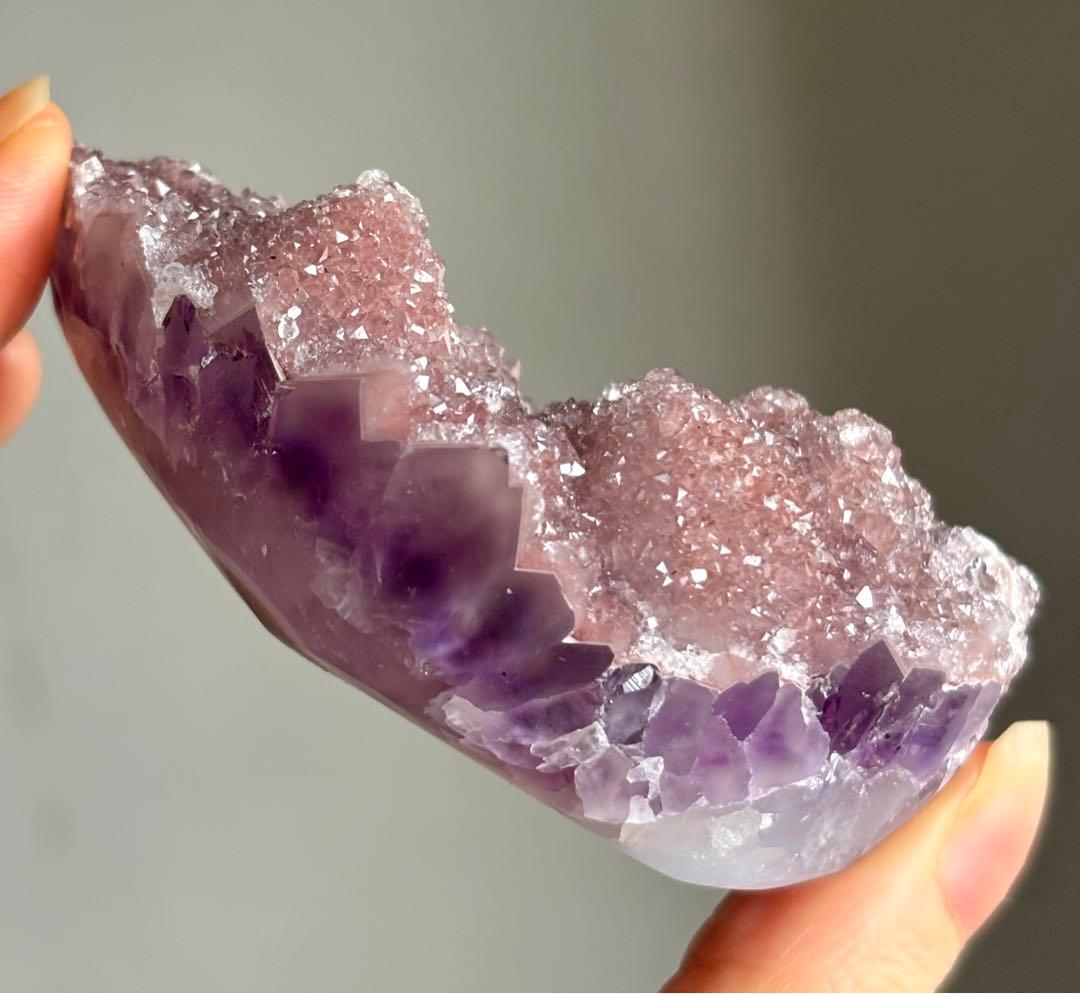 レア　高品質　パープルピンク　シュガーアメジスト　原石　裏まで美しい　キラキラ
