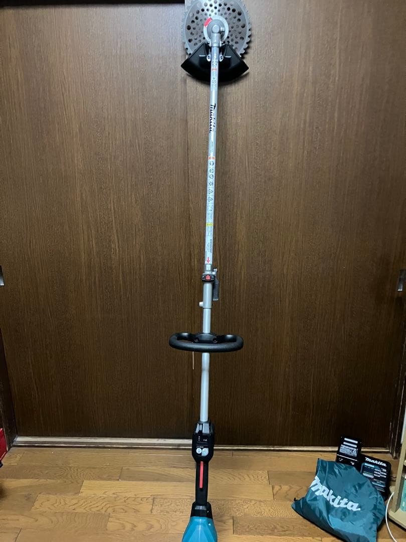 マキタ 充電式スプリット草刈機 MUX01GRMM バッテリ・充電器付