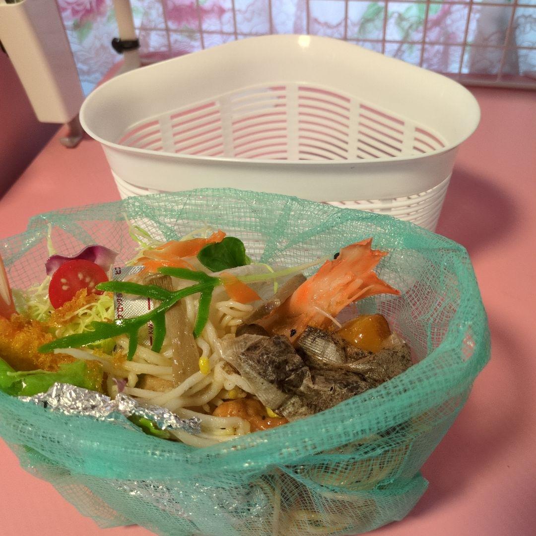 食品サンプル 実物大 三角コーナー　台所　キッチン　食べ残し