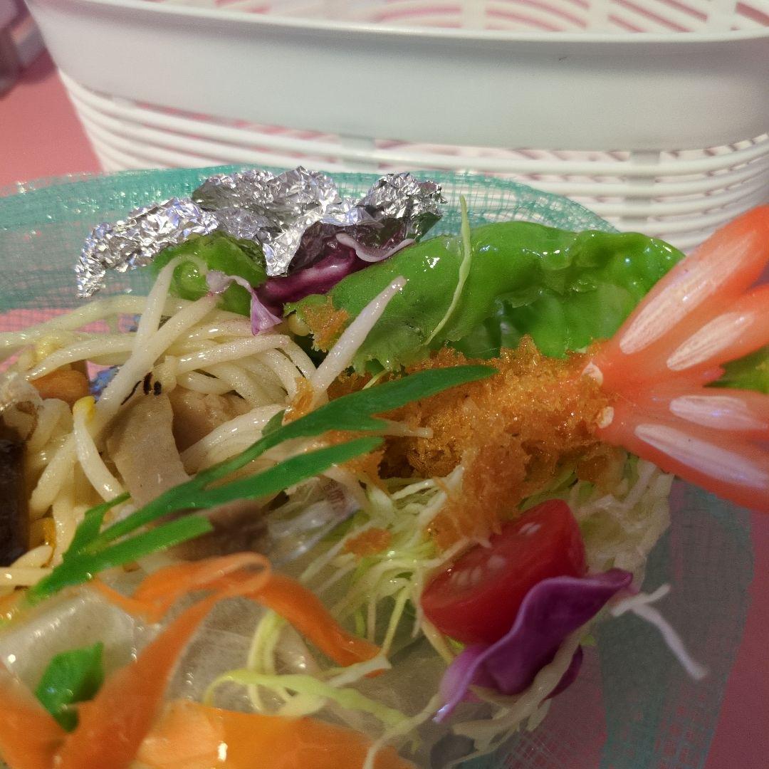 食品サンプル 実物大 三角コーナー　台所　キッチン　食べ残し