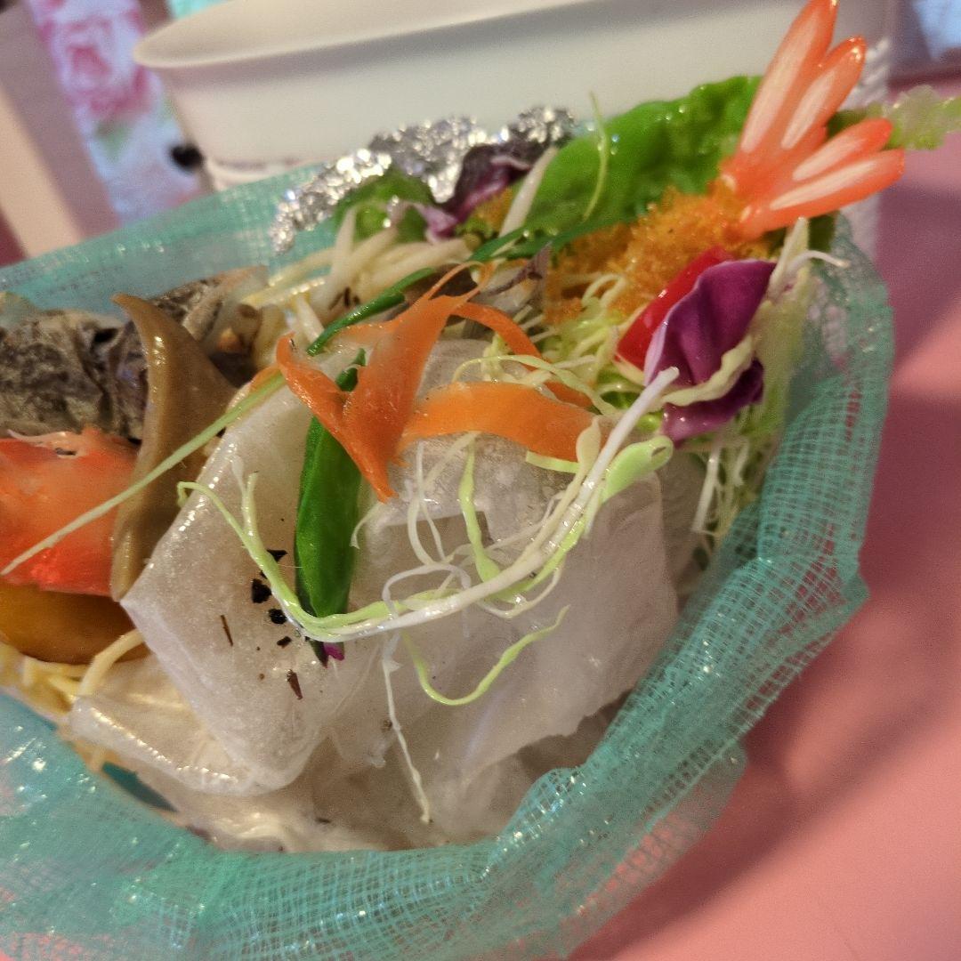 食品サンプル 実物大 三角コーナー　台所　キッチン　食べ残し