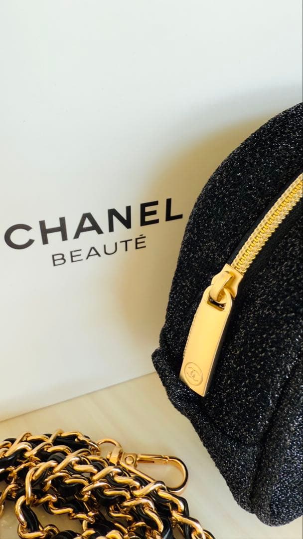 CHANEL 黒ノベルティコフレポーチ☆新品ラメ入りショルダーストラップ