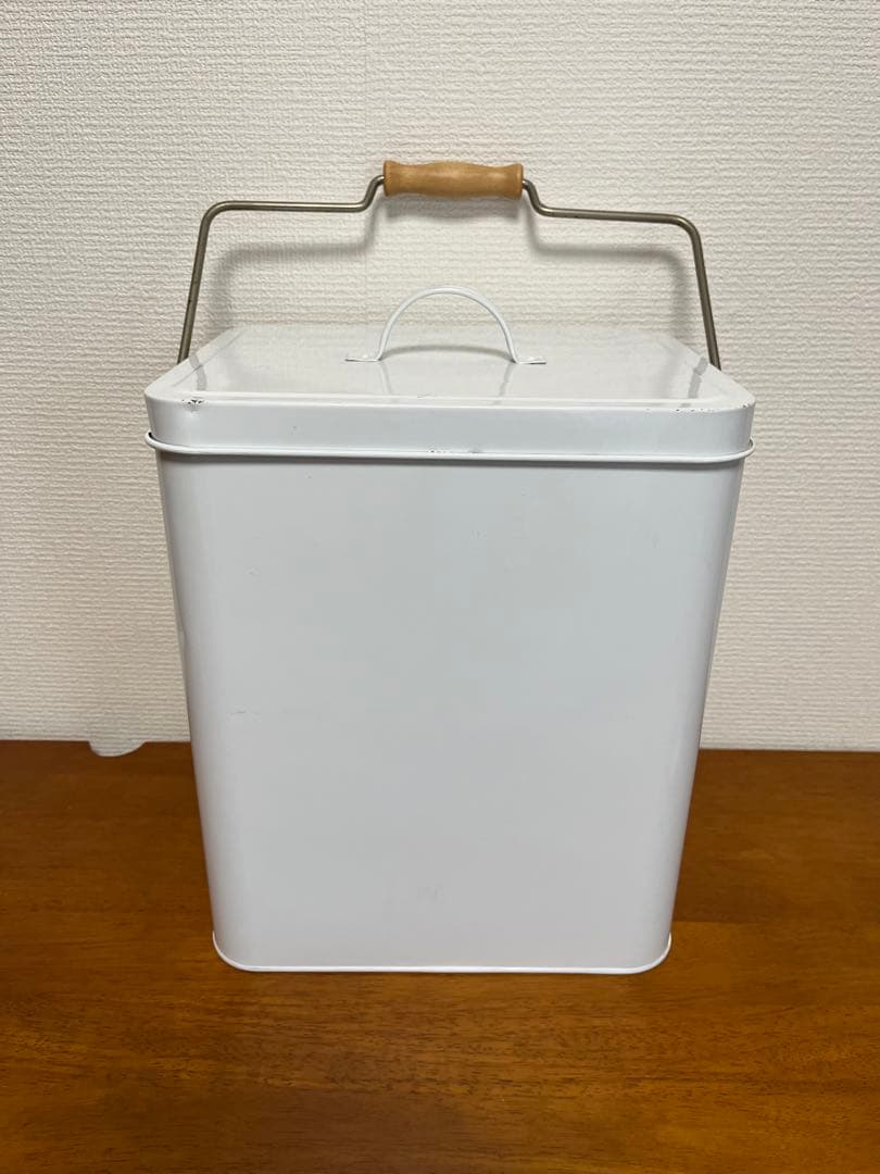 ⚫︎ マンハッタナーズ　ホーロー缶　L 収納　キャリー缶　ネコ　ホワイト