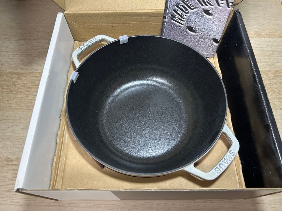 【限定】staub　ストウブ　スノーフレーク　ホワイト　24cm 3.6L