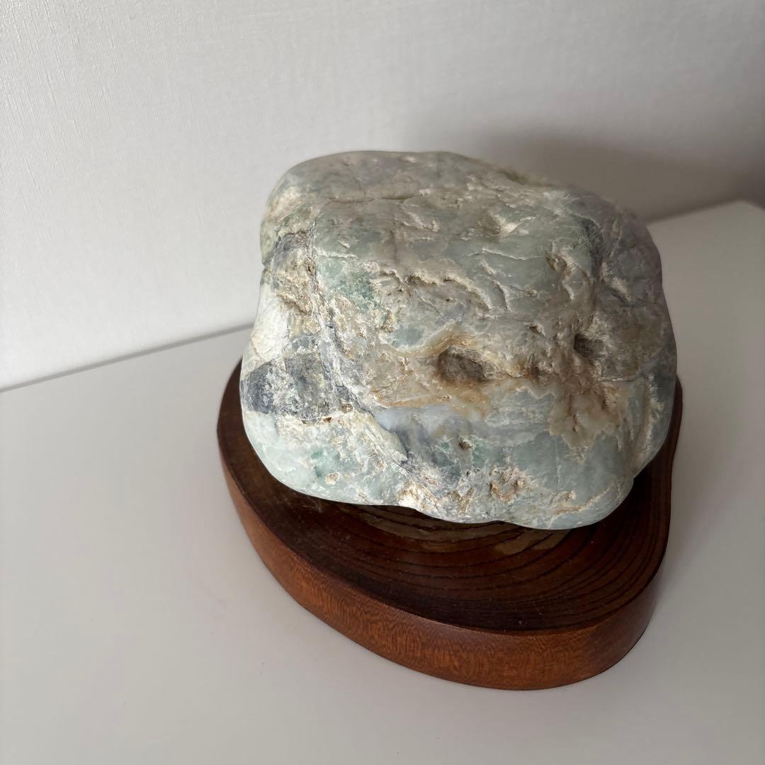 糸魚川天然翡翠原石 1.7kg 13cm 鑑賞石 自然石 天然石 鉱物 置物