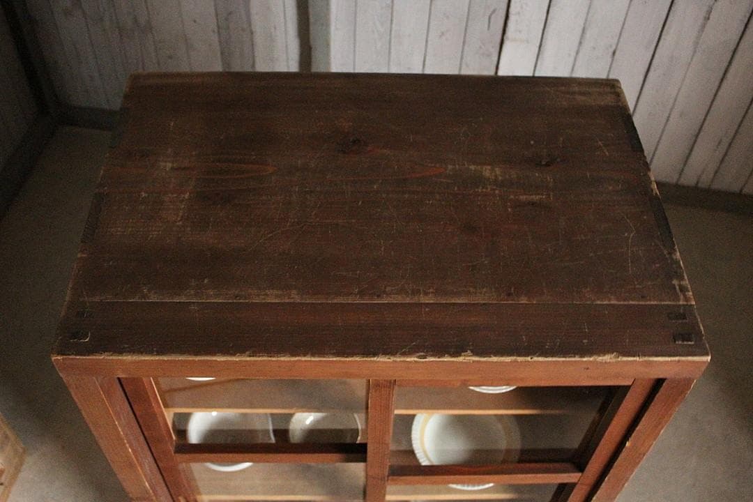 古く味のある木枠格子ガラス戸棚　食器棚　水屋　キャビネット　古家具