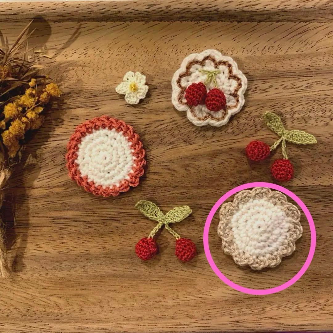 【mint +様】レースモチーフ編み　かぎ編み　ワッペン　ベビークリップ