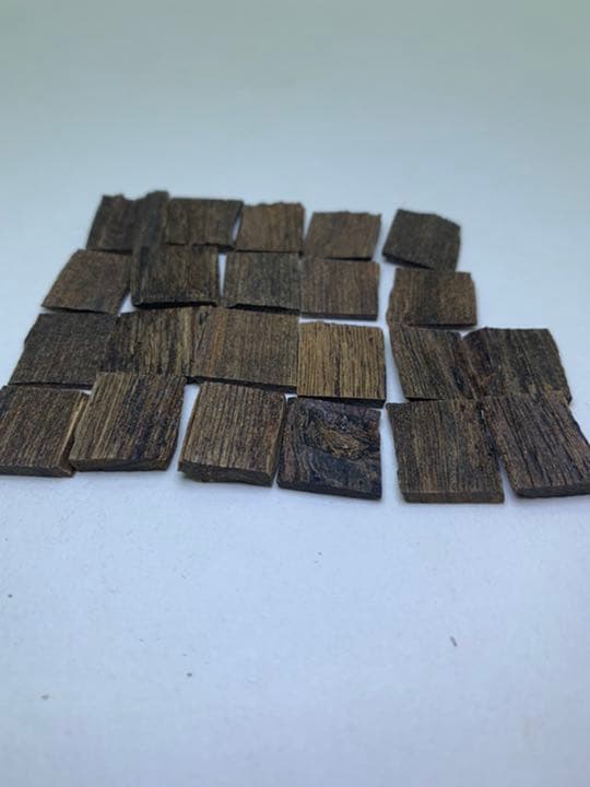 沈水真南蛮 極品角割 8g 割り お香 聞香用　香木 香道 伽羅•沈香