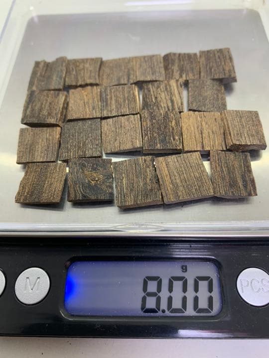 沈水真南蛮 極品角割 8g 割り お香 聞香用　香木 香道 伽羅•沈香