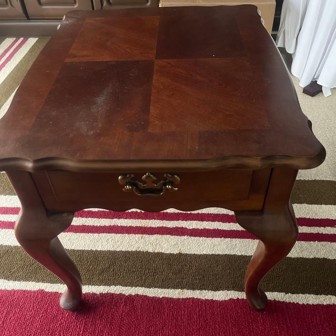 クラシックブラウンサイドテーブル、花台