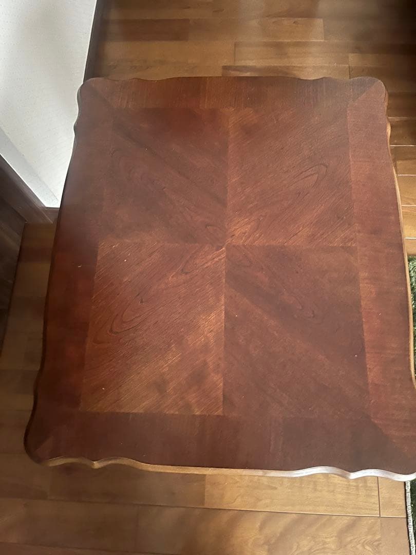 クラシックブラウンサイドテーブル、花台