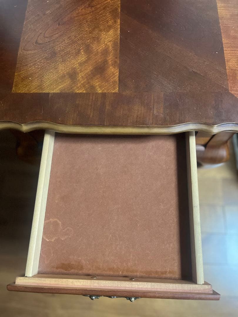 クラシックブラウンサイドテーブル、花台