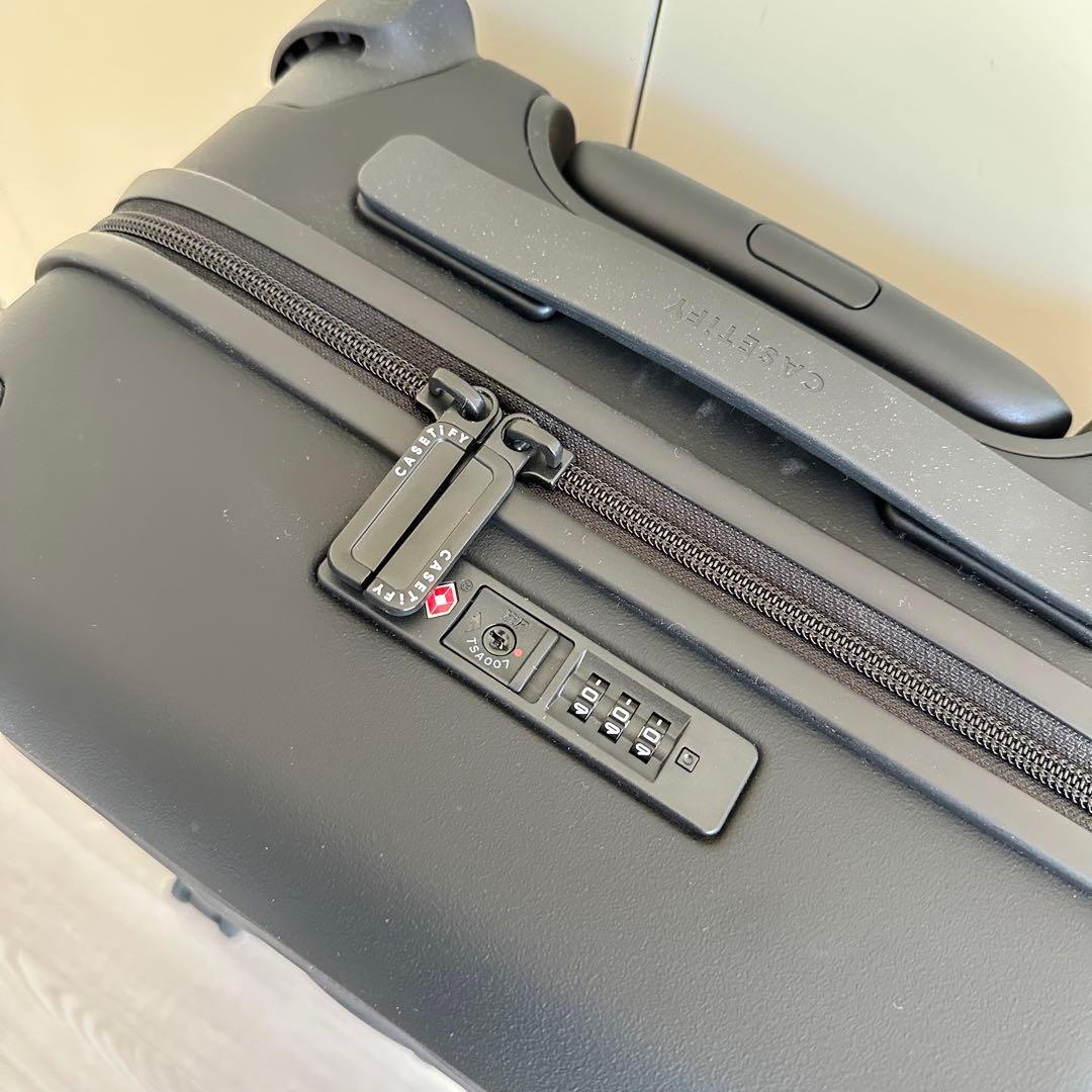 村上隆 フラワー (ブラック) ウェーブ シリコン キャリーオン スーツ