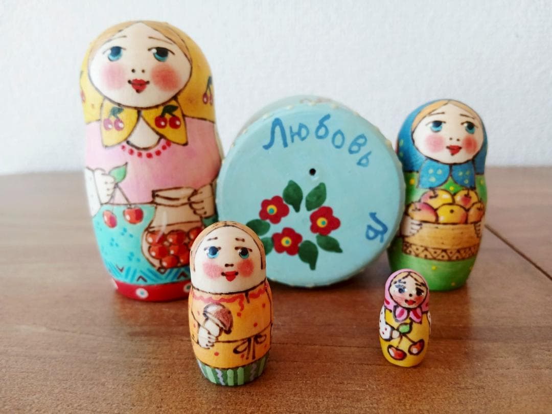 【LYH156】北欧ロシア雑貨 リューバ作のマトリョーシカ　ひまわり