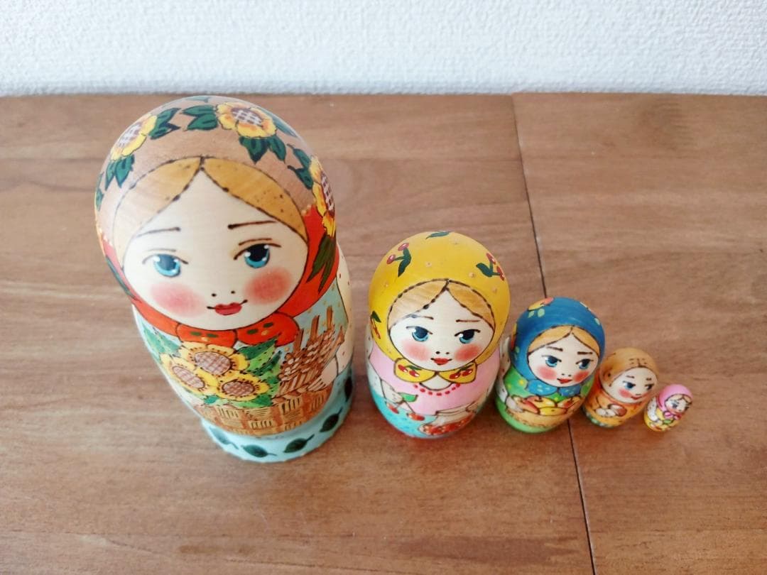 【LYH156】北欧ロシア雑貨 リューバ作のマトリョーシカ　ひまわり