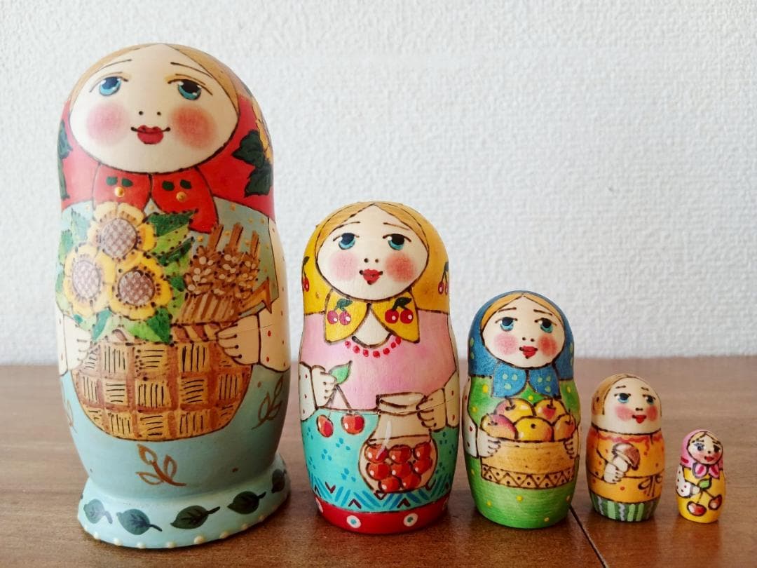 【LYH156】北欧ロシア雑貨 リューバ作のマトリョーシカ　ひまわり