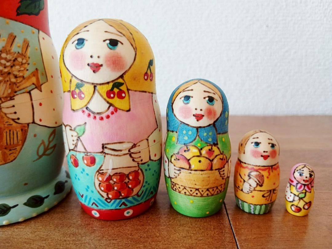 【LYH156】北欧ロシア雑貨 リューバ作のマトリョーシカ　ひまわり