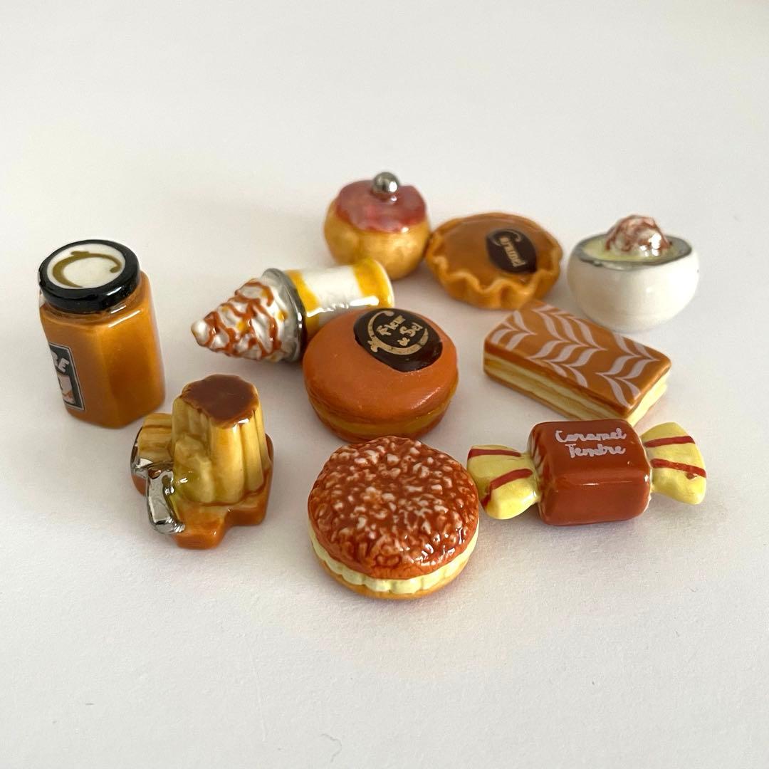 キャラメル味の美味しい物　10個　フェーブ　フェーヴ　フランス　陶器　ミニチュア