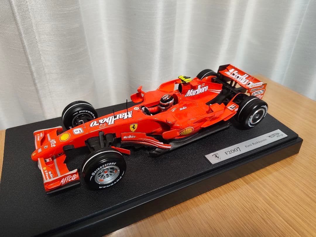 ミニカー Hot Wheels F2007 Kimi Raikkonen 1/18