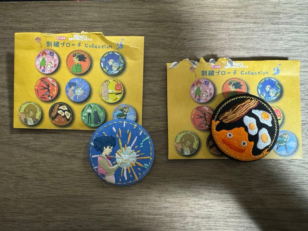 スタジオジブリ ハウルの動く城 刺繍ブローチ 缶バッジ2種 - メルカリ