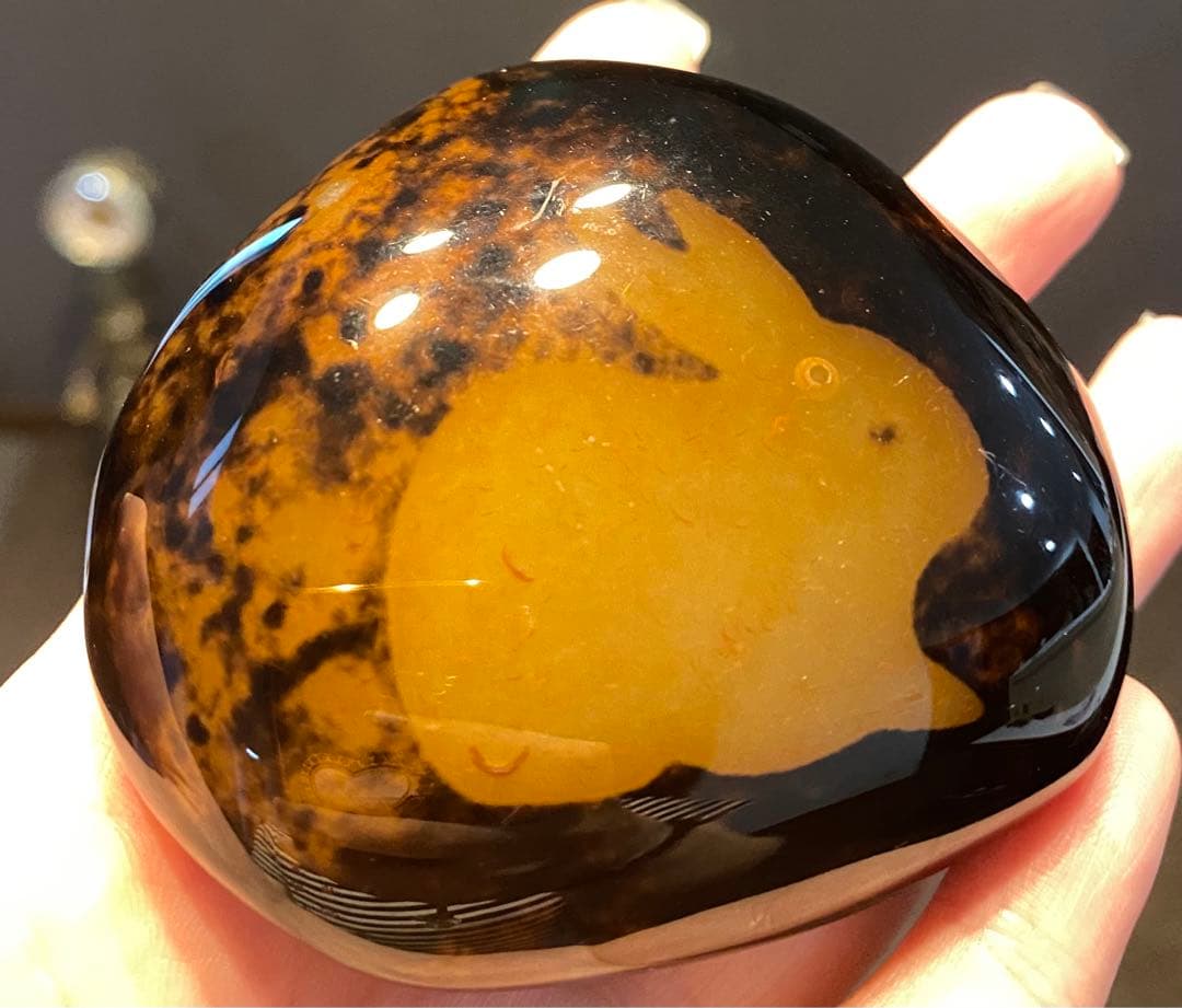 サードニクス　マダガスカル産 縞瑪瑙　天然　原石 うさぎ　縁起物 207g