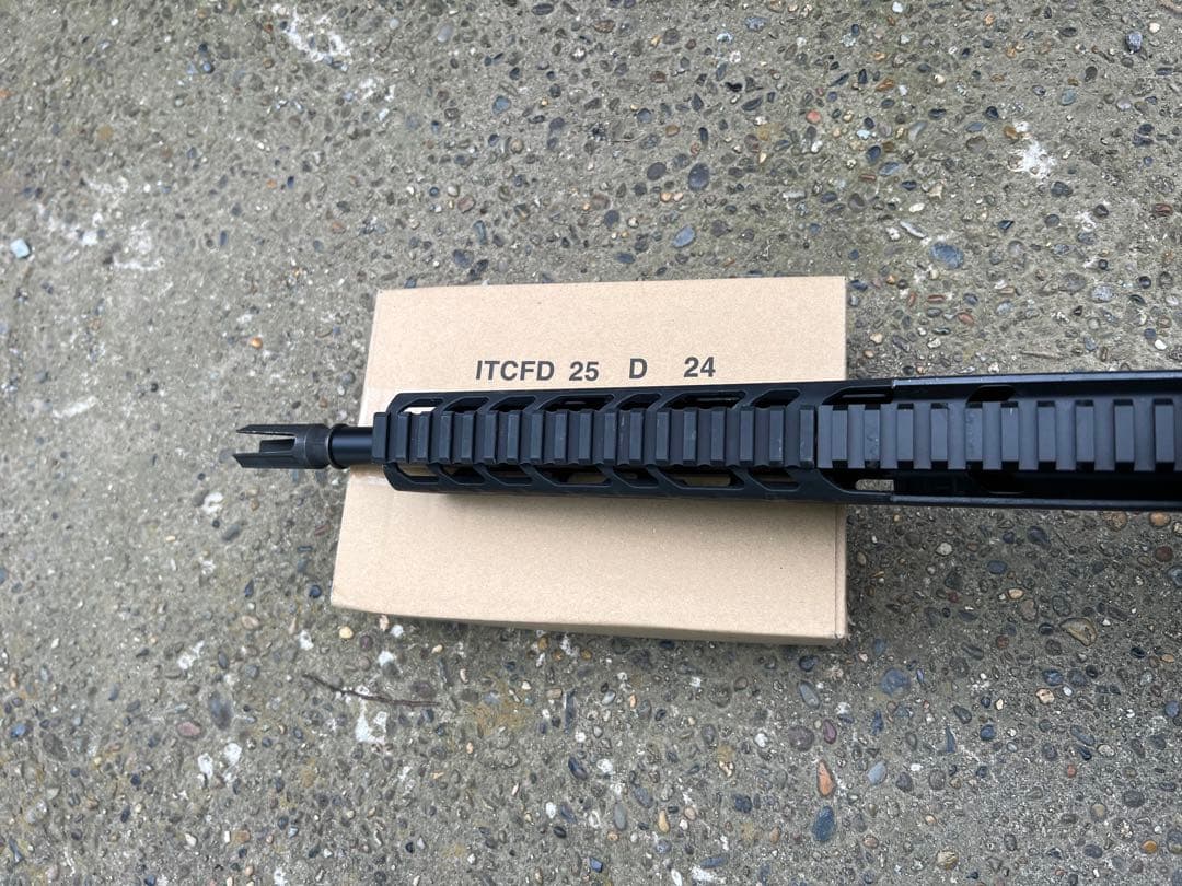 実物　MI midwestindustries 12.5inch ハンドガード