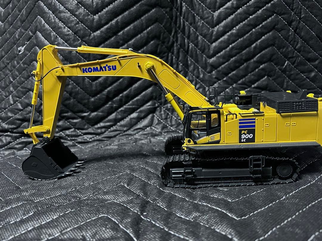 KOMATSU コマツミニチュア　pc900LC-11 1/50スケール