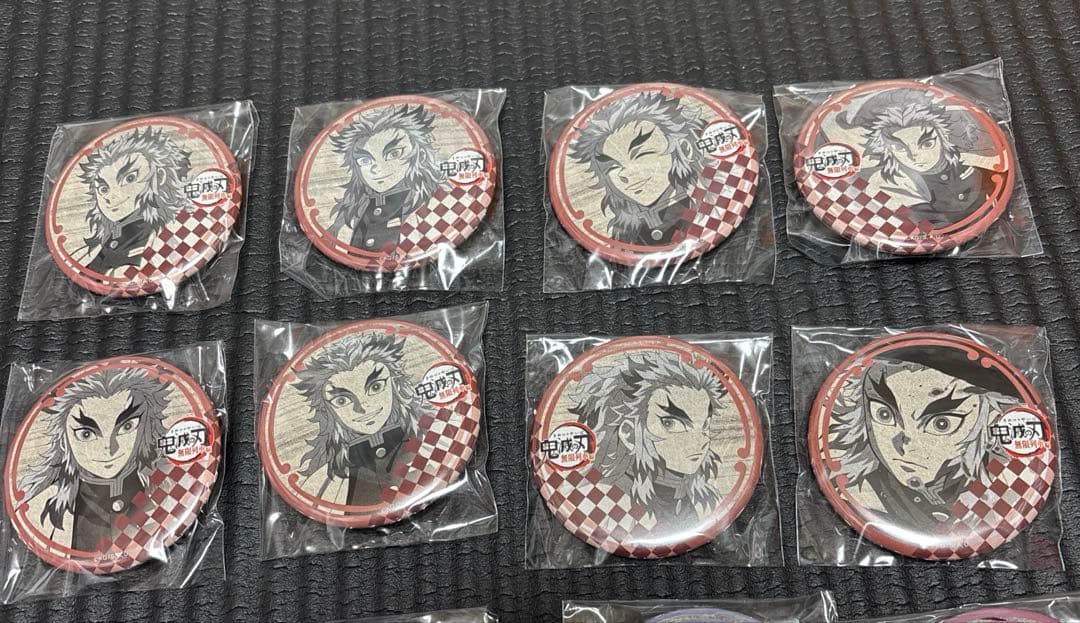 ufotable DINING 鬼滅の刃 無限列車編 お楽しみくじ 缶バッジ - メルカリ