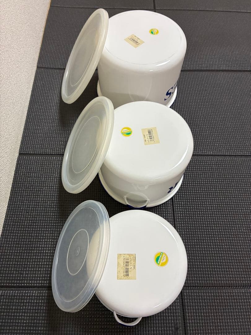 カントリー雑貨　ホーロー容器　保存容器　 入れ子　3点　セット