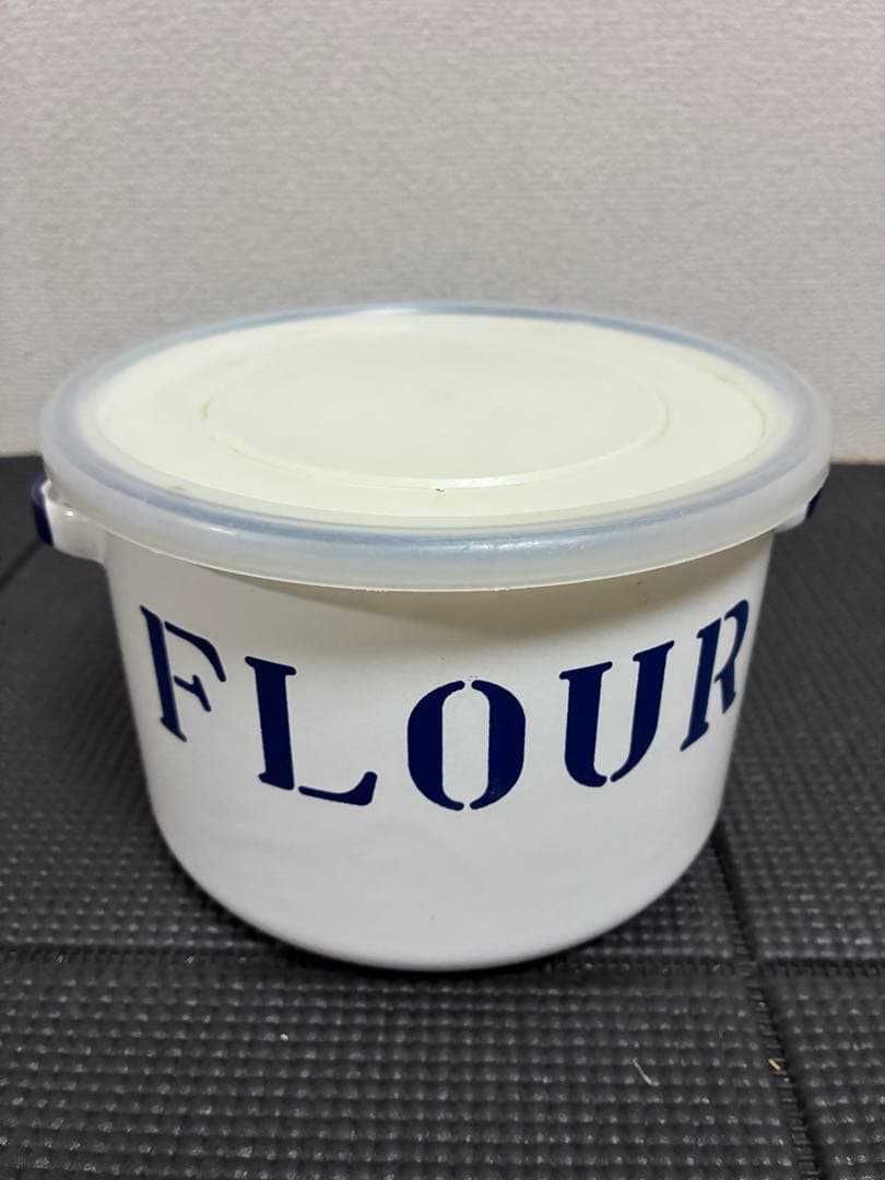 カントリー雑貨　ホーロー容器　保存容器　 入れ子　3点　セット