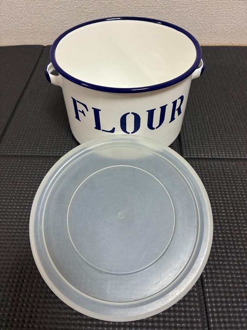 カントリー雑貨　ホーロー容器　保存容器　 入れ子　3点　セット