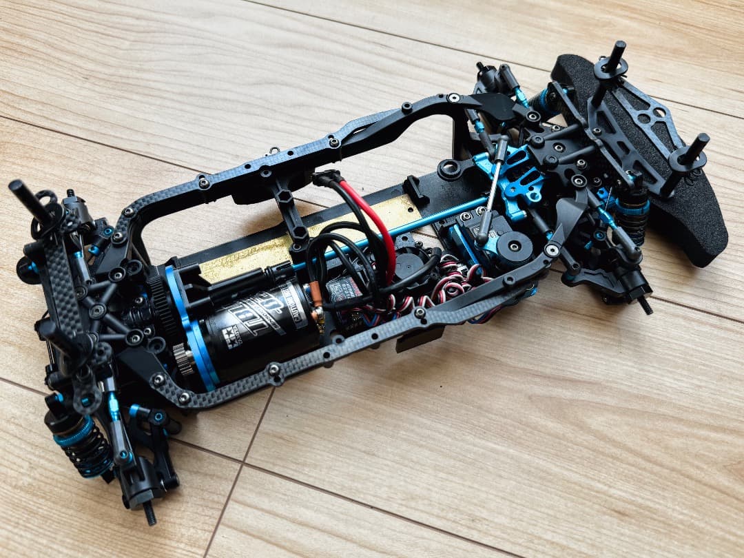 タミヤ TB-05（メカ無し）