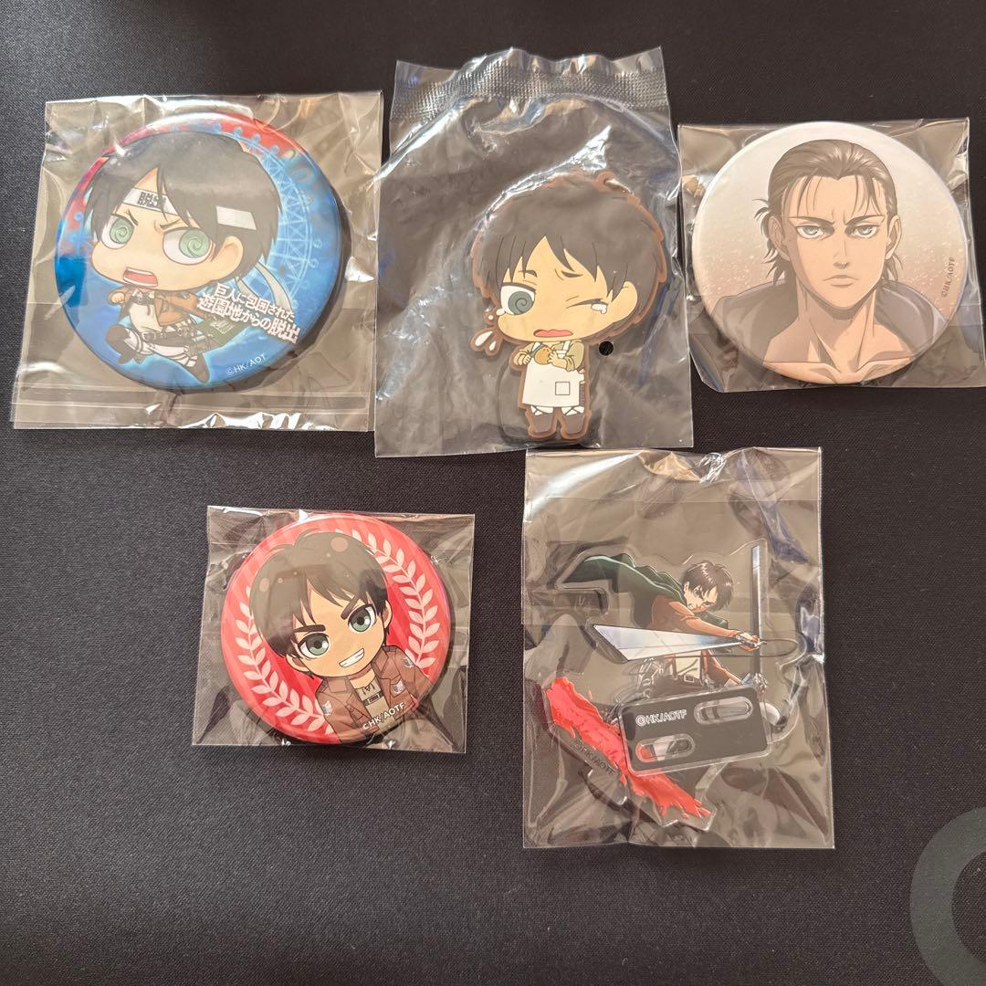 進撃の巨人エレン グッズ 缶バッジ アクスタ まとめ売り - メルカリ