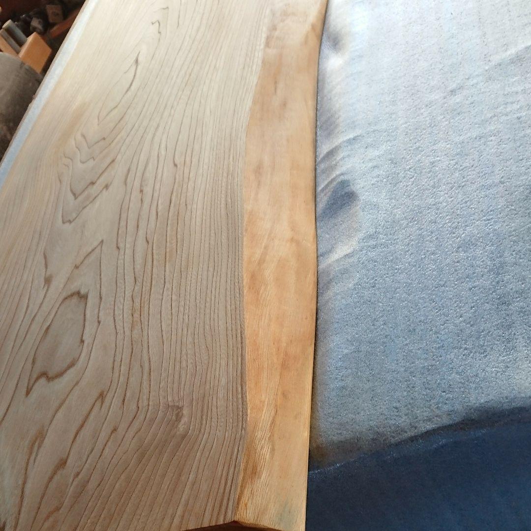 栓の天然木一枚板