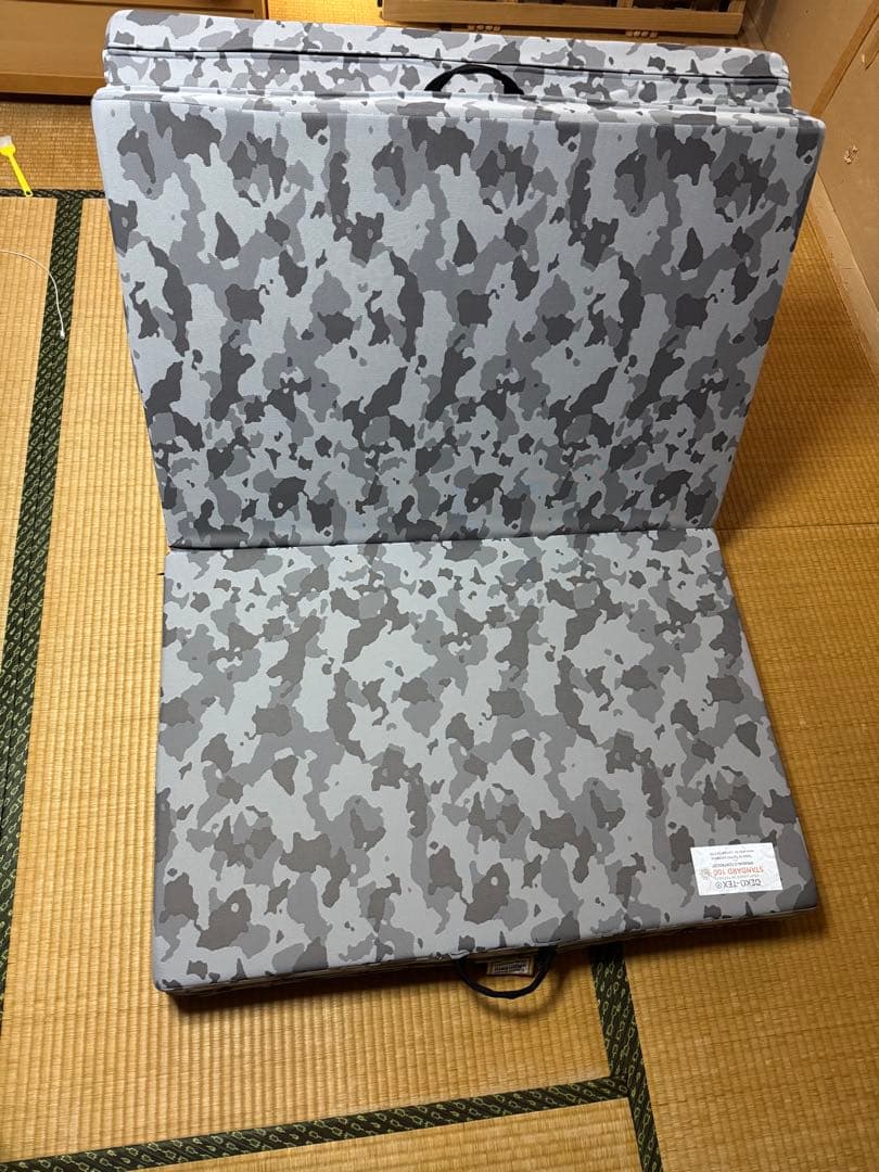美品　マニフレックス「カモウィング」 三つ折りマットレス／シングル