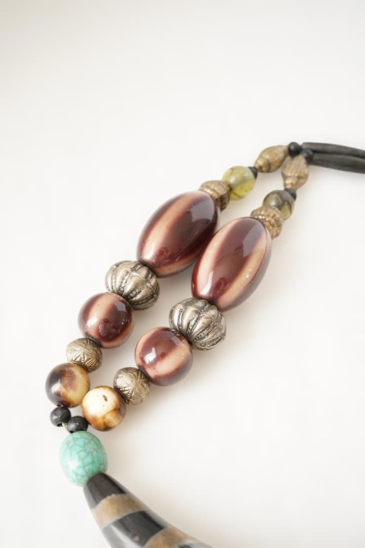 ホーンチャーム×真鍮ビーズ エスニック ロングネックレス [並行輸入品]