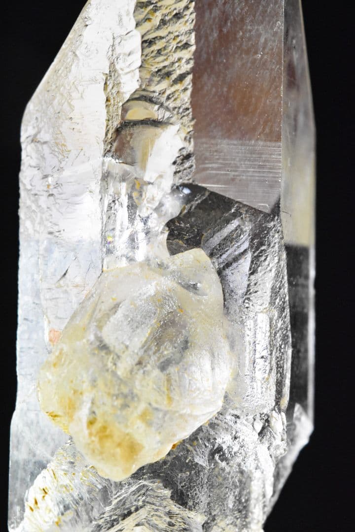 ガネーシュヒマール ラパ産 貫入水晶