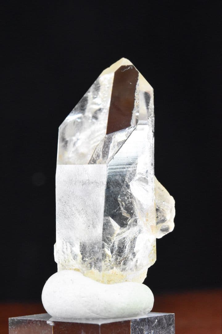 ガネーシュヒマール ラパ産 貫入水晶