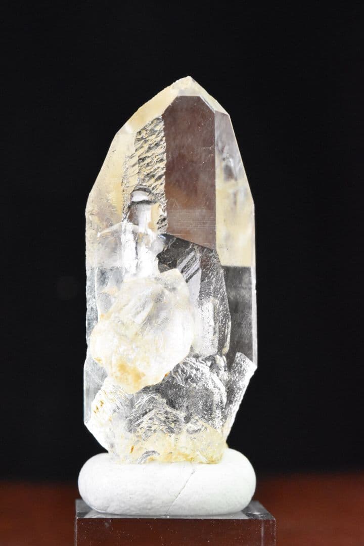 ガネーシュヒマール ラパ産 貫入水晶