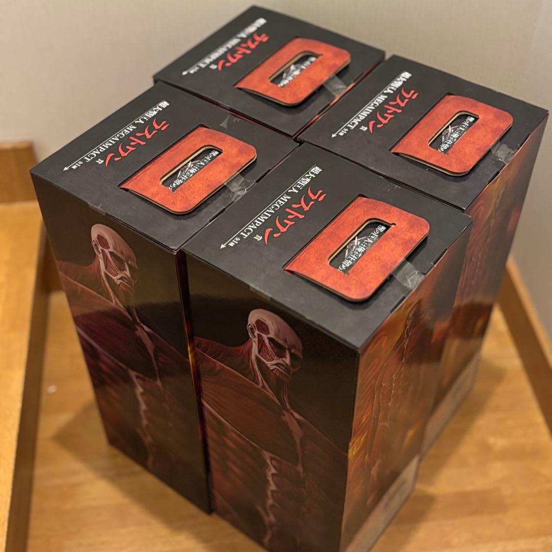 圧巻の4体セット！！　一番くじ 進撃の巨人 ラストワン賞 超大型巨人