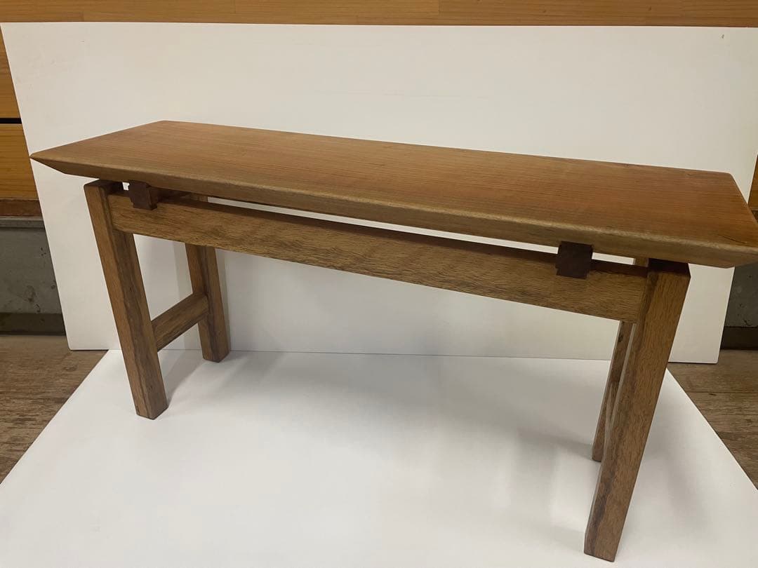 山桜　樫の木　槐　ベンチ　一枚板