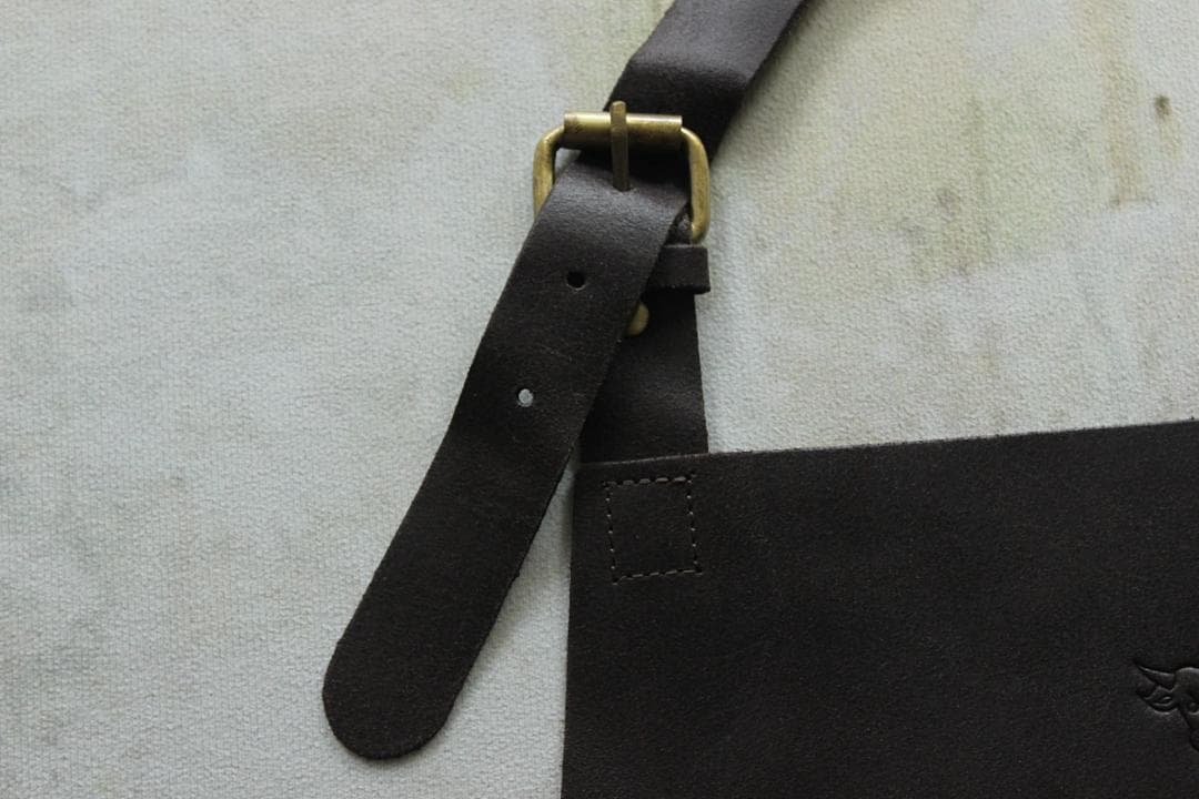 ★LAGUIOLE EN AUBRAC レザーエプロン★