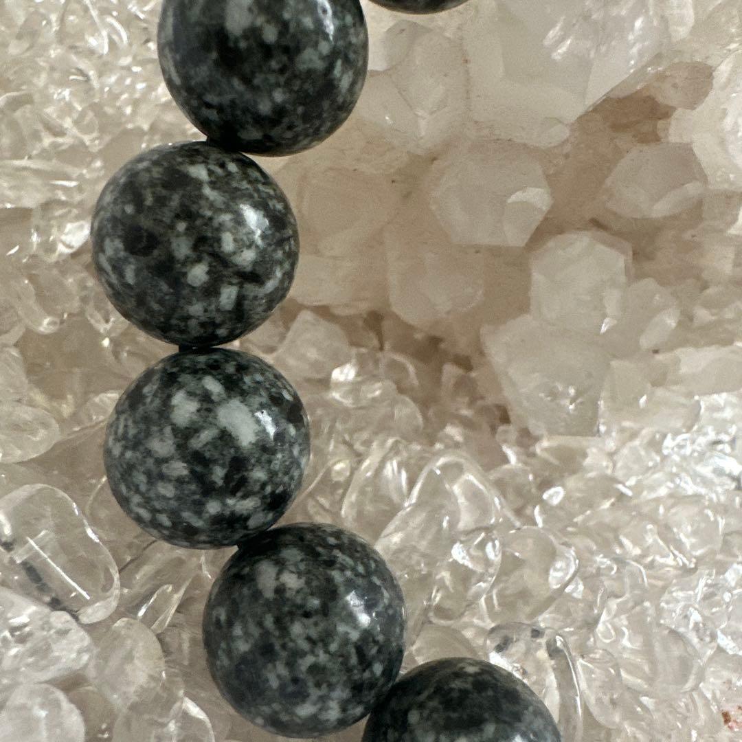 【遠野霊石】14mm 「持つ人に寄り添い、運気を上げる。神秘の銘石遠野角閃石。