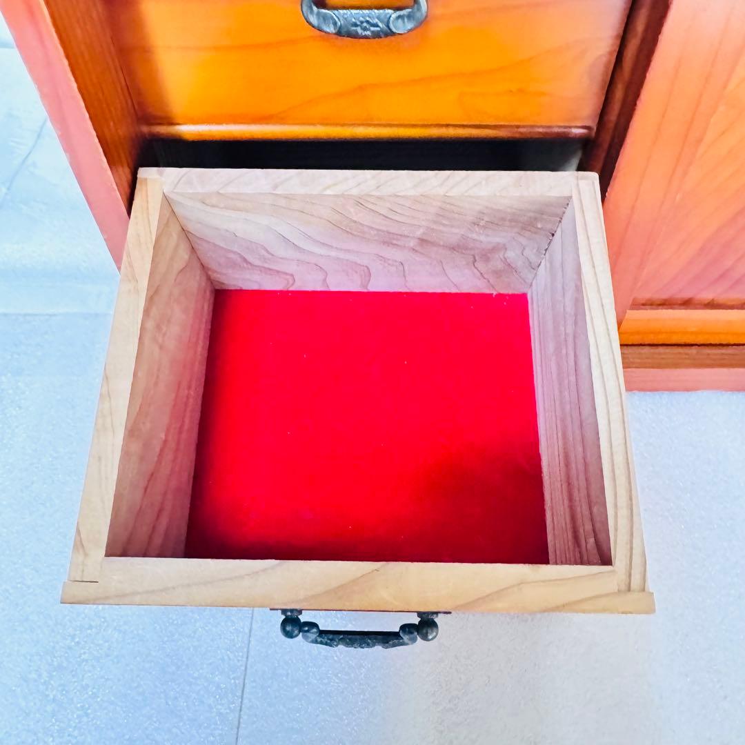 美品 天然木 小箪笥 3段 卓上収納 内装・縁起の良い赤 時代家具 アンティーク